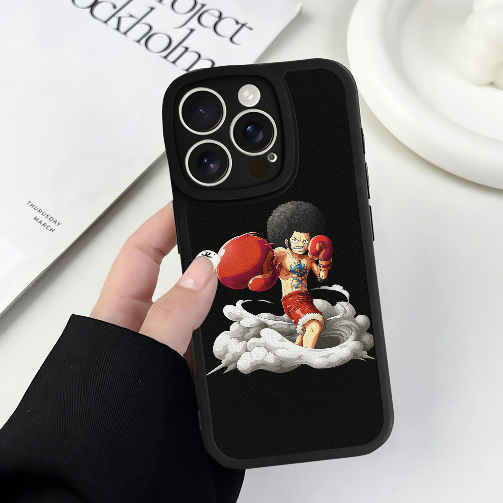 （画像用） ワンピース モンキー・D・ルフィ ONE PIECE Monkey D. Luffy 【iPhone 16シリーズ対応】シリコンスマホケース（レザー調） 材質：シリコン